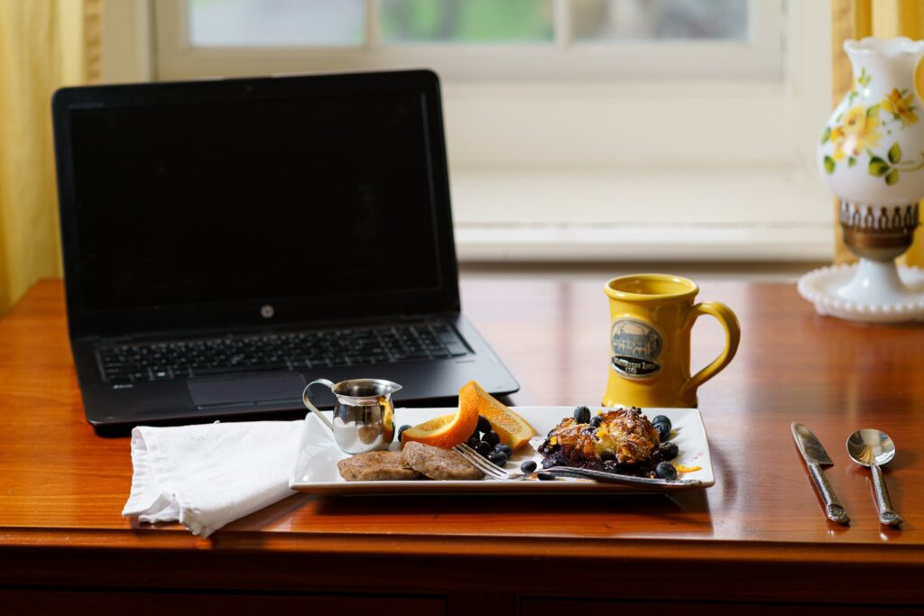 B&Bs for Business Travelers 3 computer and breakfast