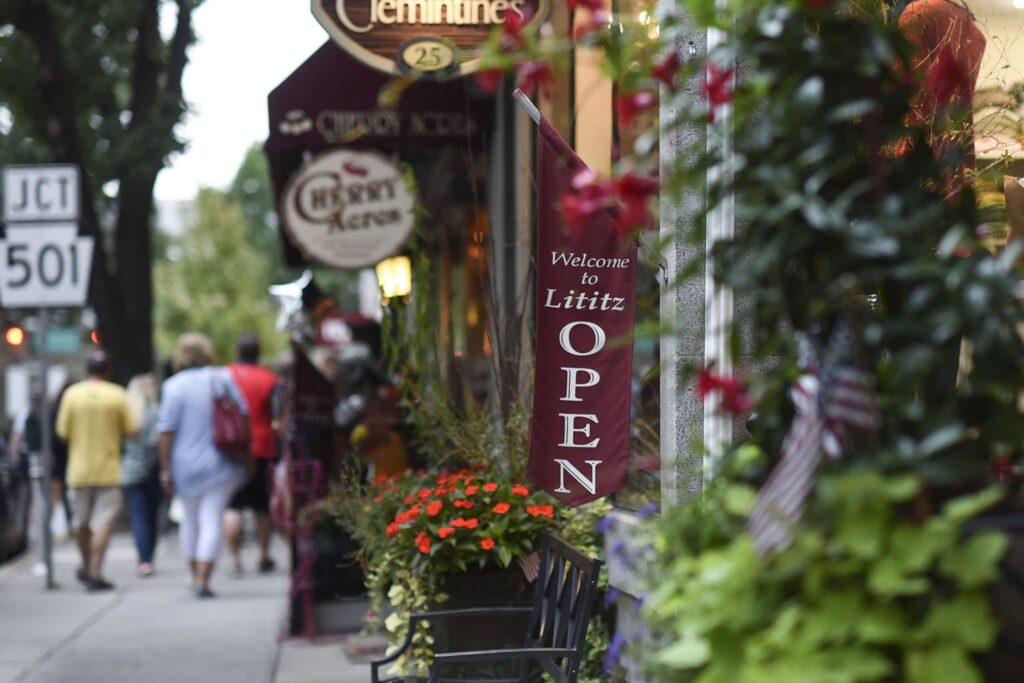 Best Amish Towns in Pennsylvania - Amish Country 3 Lititz