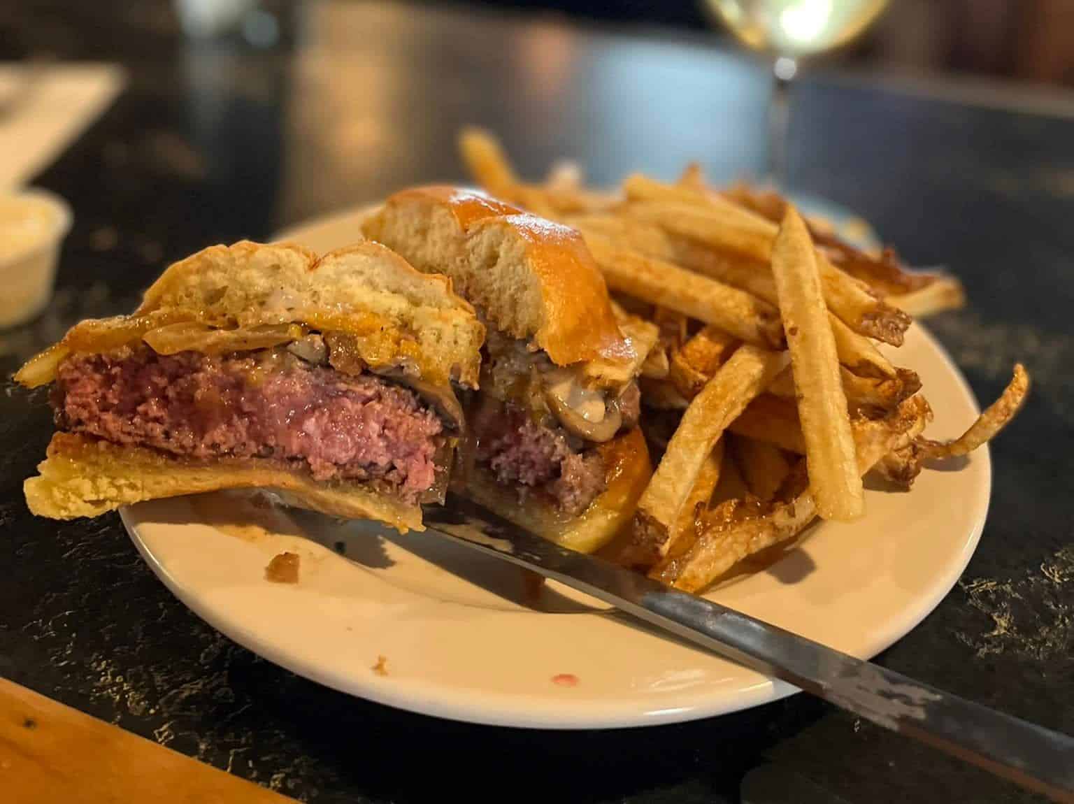 23-best-burgers-in-lancaster-pa-historic-smithton-inn